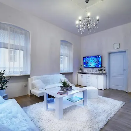 Bb Centrum Apartment Banska Bystrica